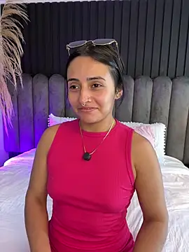 Nanda vixen  online show from June 7, 2026, 10:24 pm