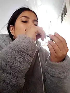 Ariana Castillo   online show from March 25, 2026, 12:33 pm