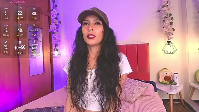 Snapshot of Raia_gh chatting on March 3, 2026, 2:39 am Raia gh online show from March 3, 2026, 2:39 am