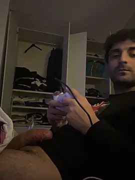 elia2711 online show from February 12, 2026, 5:24 am