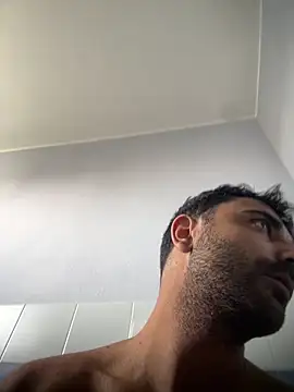 elia2711 online show from April 2, 2026, 2:37 pm