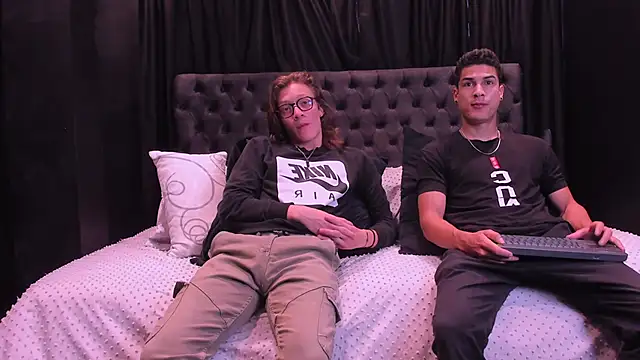 close friends online show from March 21, 2026, 2:20 pm