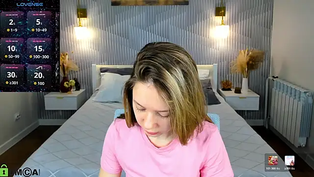 Mini Allice online show from March 3, 2026, 1:12 am