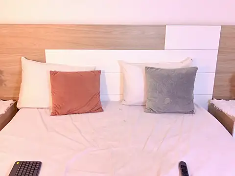 SherrySander  online show from April 4, 2026, 3:31 pm