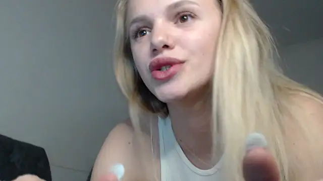 KeylaStar online show from April 7, 2026, 8:31 pm