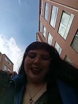 Snapshot of Yulska chatting on February 21, 2026, 8:32 pm Yulska online show from February 21, 2026, 8:32 pm