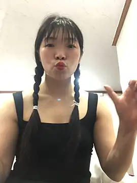 cuty lusy online show from March 16, 2026, 1:22 am