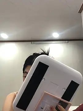 cuty lusy online show from March 26, 2026, 1:44 am