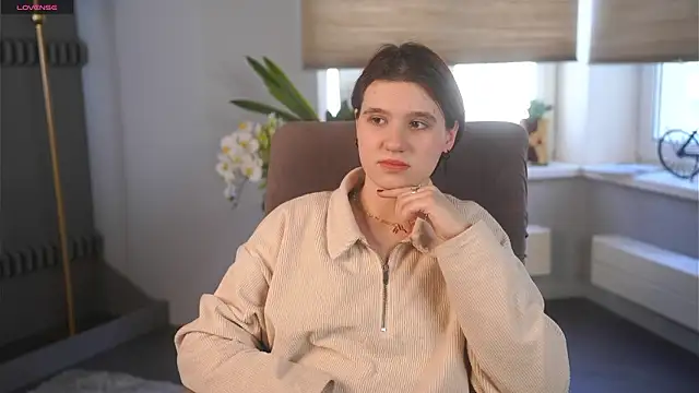 BelleHayton online show from February 12, 2026, 11:27 am