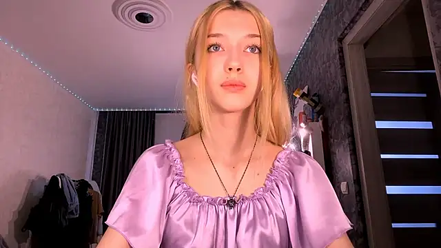 Snapshot of TaliCaan chatting on February 14, 2026, 12:13 pm TaliCaan online show from February 14, 2026, 12:13 pm