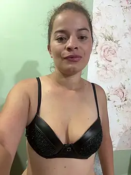 Snapshot of AriBeautiful chatting on February 21, 2026, 5:30 am AriBeautiful online show from February 21, 2026, 5:30 am