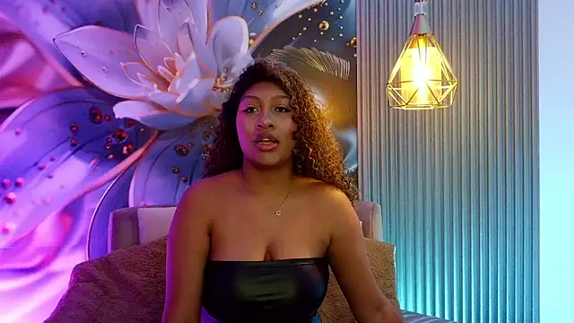 Snapshot of sabrina_lafaux_cr chatting on February 14, 2026, 7:43 pm sabrina lafaux cr online show from February 14, 2026, 7:43 pm