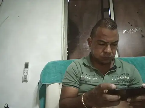 Quillero18 online show from February 26, 2026, 3:33 pm