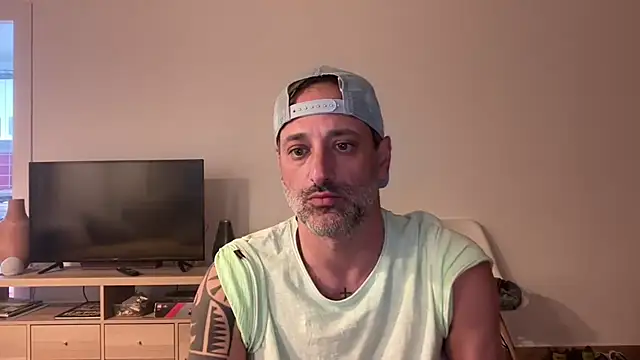 Snapshot of rgani chatting on April 1, 2026, 9:45 pm rgani online show from April 1, 2026, 9:45 pm