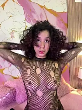 Woo isDaphne online show from June 5, 2026, 10:59 pm