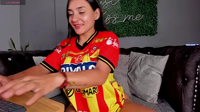 danielebeck online show from February 19, 2026, 7:10 pm