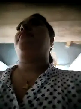 Snapshot of tania_queen chatting on February 19, 2026, 11:34 pm tania queen online show from February 19, 2026, 11:34 pm