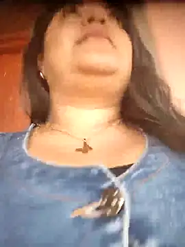 Snapshot of tania_queen chatting on February 21, 2026, 9:38 pm tania queen online show from February 21, 2026, 9:38 pm