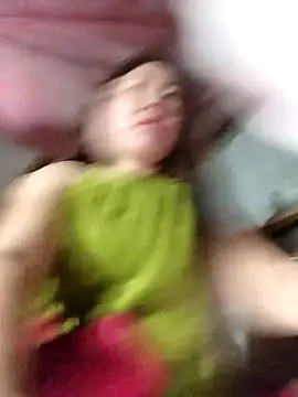 Yiyoongg online show from March 6, 2026, 1:40 pm