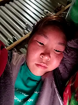 Yiyoongg online show from March 20, 2026, 1:32 am