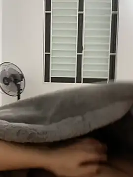 huyenzz online show from February 19, 2026, 2:57 pm