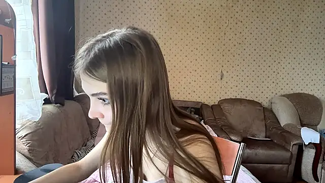 Babysmall girl online show from February 8, 2026, 11:46 am