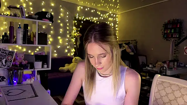 Snapshot of amily_sunray chatting on February 25, 2026, 2:16 pm amily sunray online show from February 25, 2026, 2:16 pm