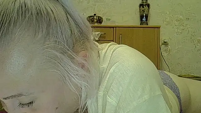 CurvyWild Lady30 online show from June 8, 2026, 10:21 pm