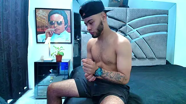 Xanderstone00 online show from May 26, 2026, 2:24 pm