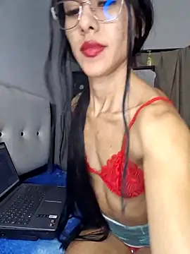 Snapshot of Alannys19 chatting on June 3, 2026, 1:41 am Alannys19 online show from June 3, 2026, 1:41 am