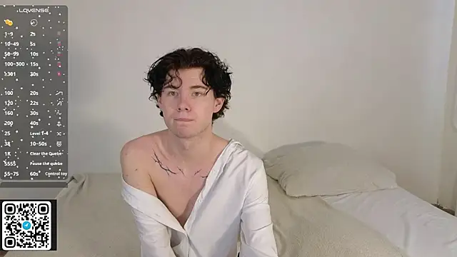 moon Gloww online show from February 12, 2026, 5:13 am