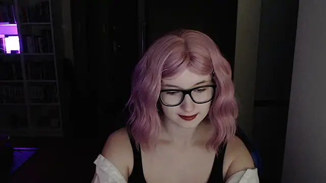 LunaXcherry online show from March 23, 2026, 5:39 pm