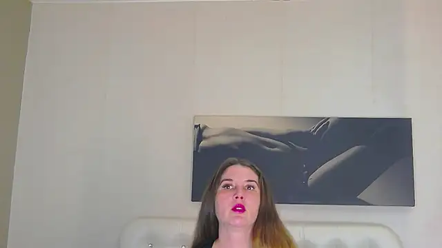 Snapshot of AzeliaHart chatting on February 10, 2026, 5:33 am AzeliaHart online show from February 10, 2026, 5:33 am