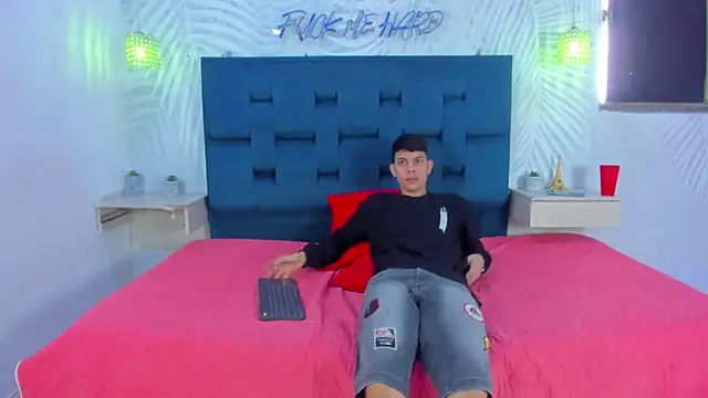 Snapshot of Adventurous_Boys chatting on February 20, 2026, 6:08 pm Adventurous Boys online show from February 20, 2026, 6:08 pm