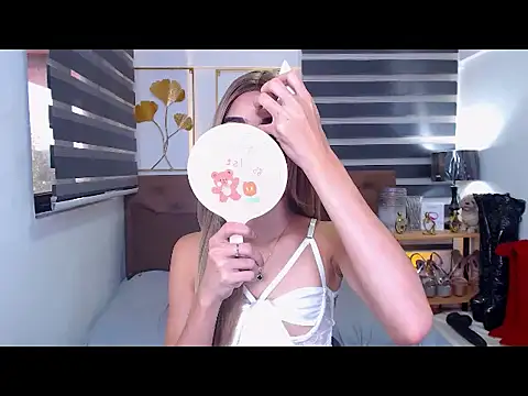 JuicyCockThea online show from June 6, 2026, 1:00 am