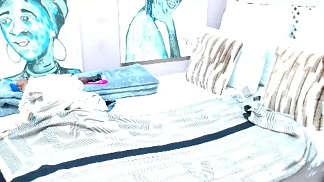 TyraHotxxx online show from April 17, 2026, 4:59 am