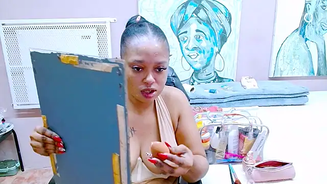 TyraHotxxx online show from June 2, 2026, 6:04 am