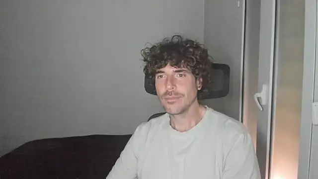 Snapshot of joaquin420_hot chatting on February 28, 2026, 11:11 am joaquin420 hot online show from February 28, 2026, 11:11 am