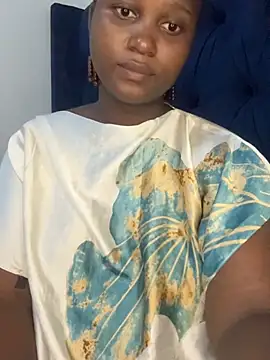 Snapshot of shyNia chatting on February 20, 2026, 9:48 pm shyNia online show from February 20, 2026, 9:48 pm