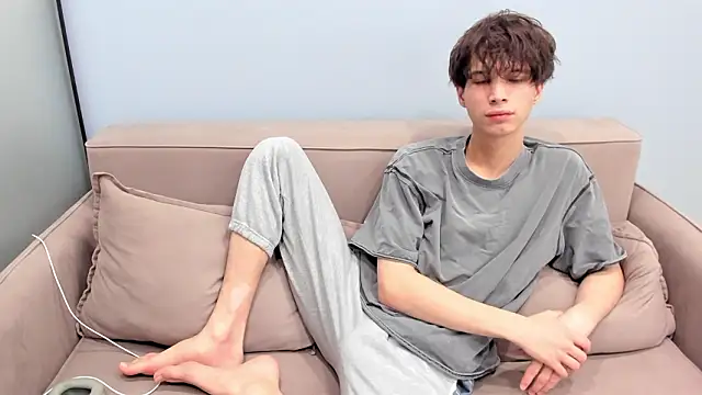 Snapshot of Ur_NextDoor_Boy chatting on February 17, 2026, 6:47 pm Ur NextDoor Boy online show from February 17, 2026, 6:47 pm