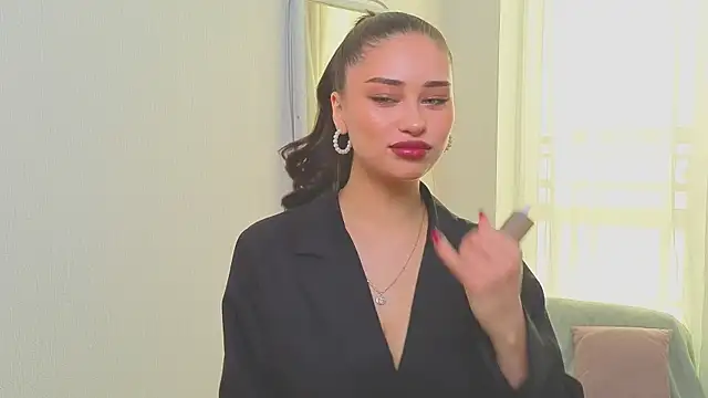 Snapshot of Sofia_Plump chatting on March 3, 2026, 9:59 am Sofia Plump online show from March 3, 2026, 9:59 am