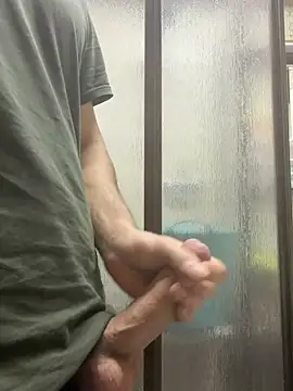 buyukyarak31 online show from March 13, 2026, 3:29 pm