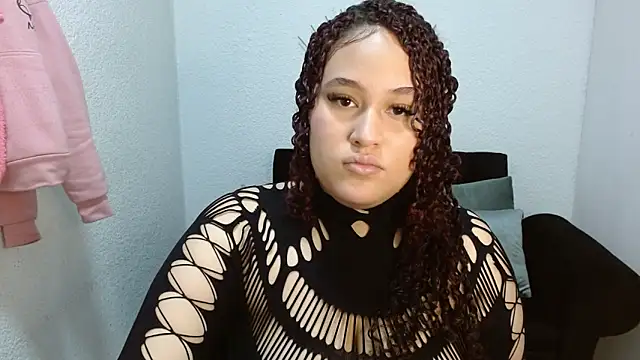 Snapshot of leilanewgirl chatting on February 23, 2026, 12:35 pm leilanewgirl online show from February 23, 2026, 12:35 pm