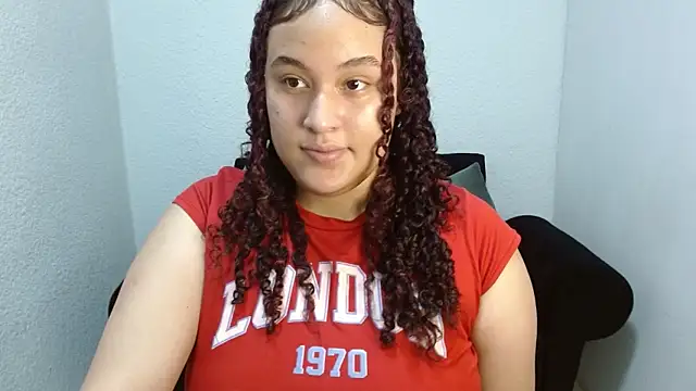 Snapshot of leilanewgirl chatting on March 2, 2026, 12:45 pm leilanewgirl online show from March 2, 2026, 12:45 pm