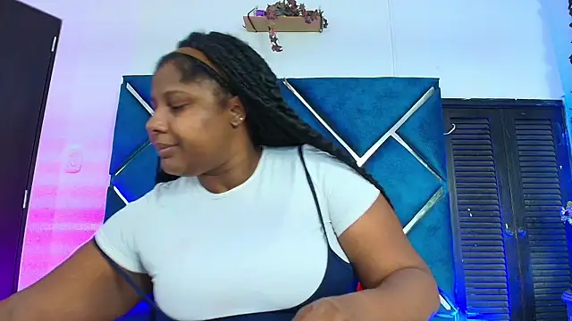 Snapshot of AlexaRousse4u chatting on May 12, 2026, 10:18 pm AlexaRousse4u online show from May 12, 2026, 10:18 pm