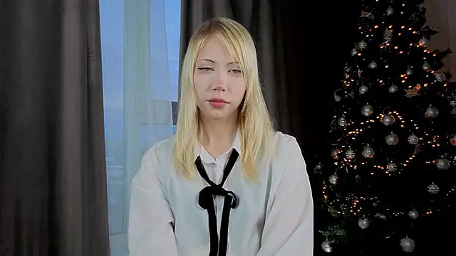 Snapshot of UWU_flower chatting on February 14, 2026, 12:24 pm UWU flower online show from February 14, 2026, 12:24 pm