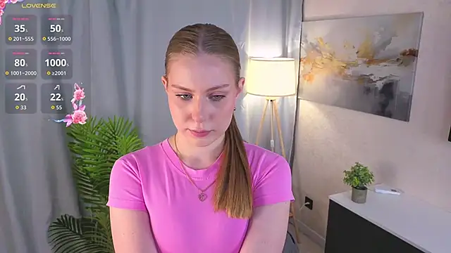 Snapshot of CharityKhamo chatting on February 20, 2026, 3:25 am CharityKhamo online show from February 20, 2026, 3:25 am