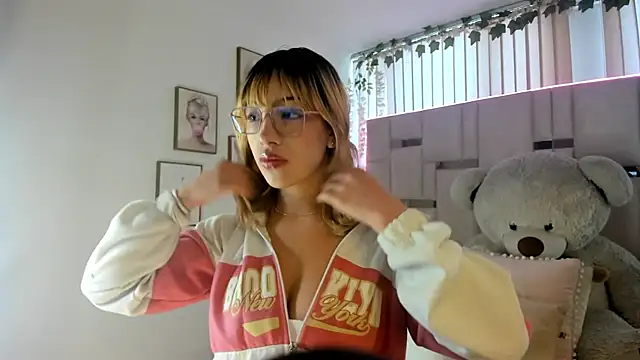 Maya-jhons online show from April 9, 2026, 12:43 pm