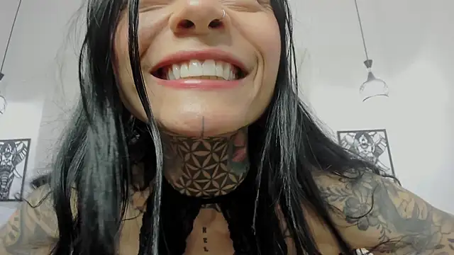 Mia Reyesjs online show from April 15, 2026, 10:54 pm