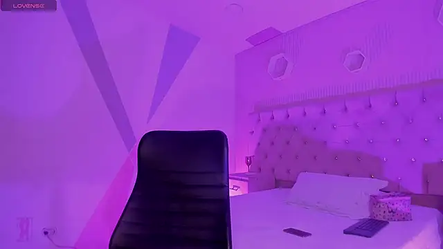 DulcePrince  online show from April 18, 2026, 11:58 am